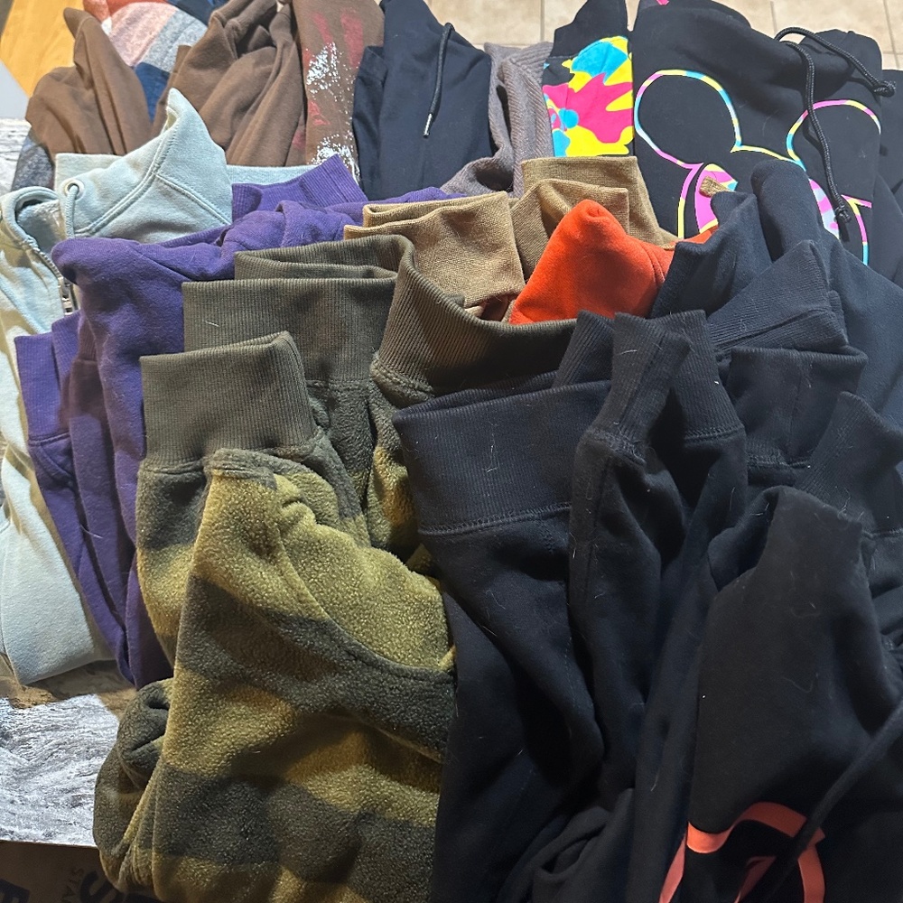 11 Mens Hoodies Size L-XL from, G-Star, Volcom, Hollister, Abercrombie, Disney